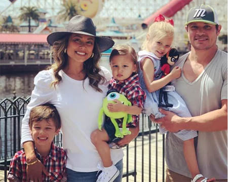 Nick Lachey's family gets in a frame.